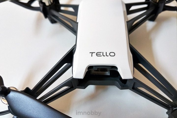 Tello 無人機尾部及電池倉位置
