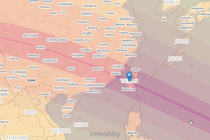 timeanddate.com 日食帶地圖顯示，台灣西南部地區（藍色指示標位置）將會出現日環食。 (2020年6月21日日食)